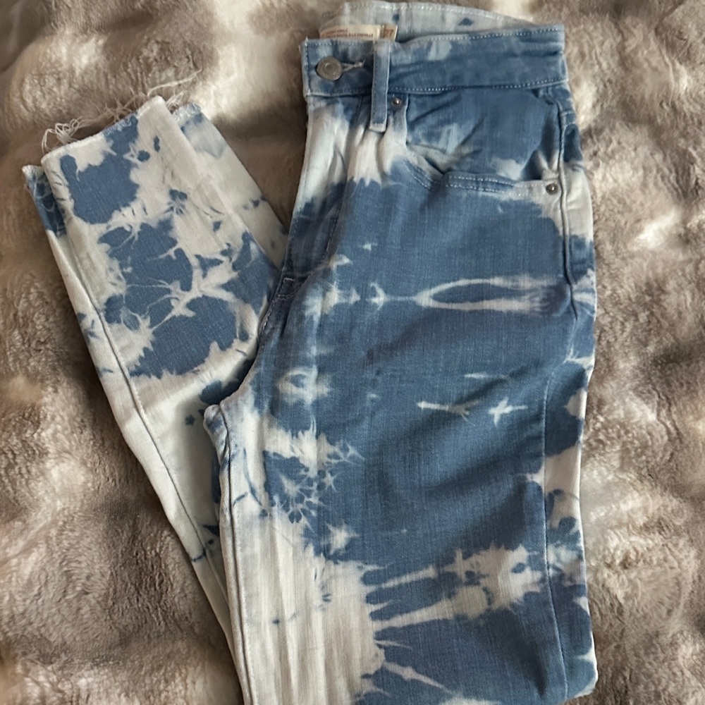Levi's Light Blue and White Jeans